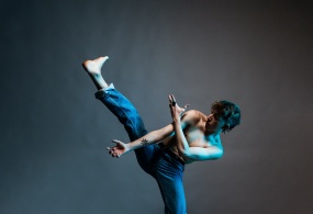 男子练武功手势图片